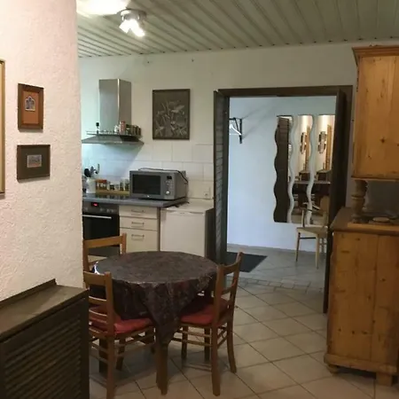 Apartment Ferienwohnung Am Aschbacherhof Kaiserslautern